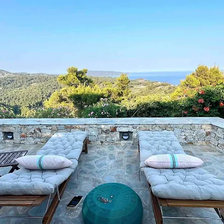 Villa Stunning View & Privacy, Deluxe Poolvilla Alónnisos