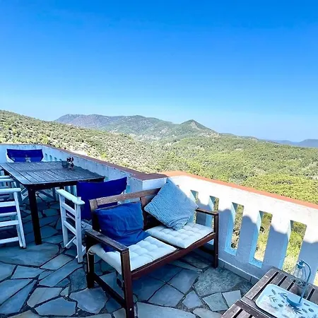 Stunning View & Privacy, Deluxe Poolvilla Villa Alónnisos