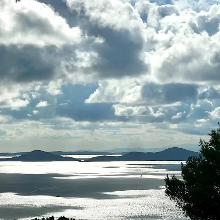 Stunning View & Privacy, Deluxe Poolvilla Alónnisos
